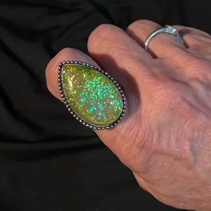 VTG 925 sterling silver ring, large teardrop stone confetti stardust iridescent